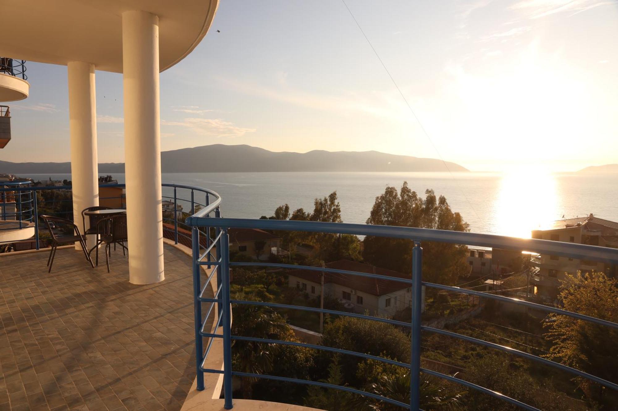 Jico Travel - Villa Colombo Wlora Zewnętrze zdjęcie