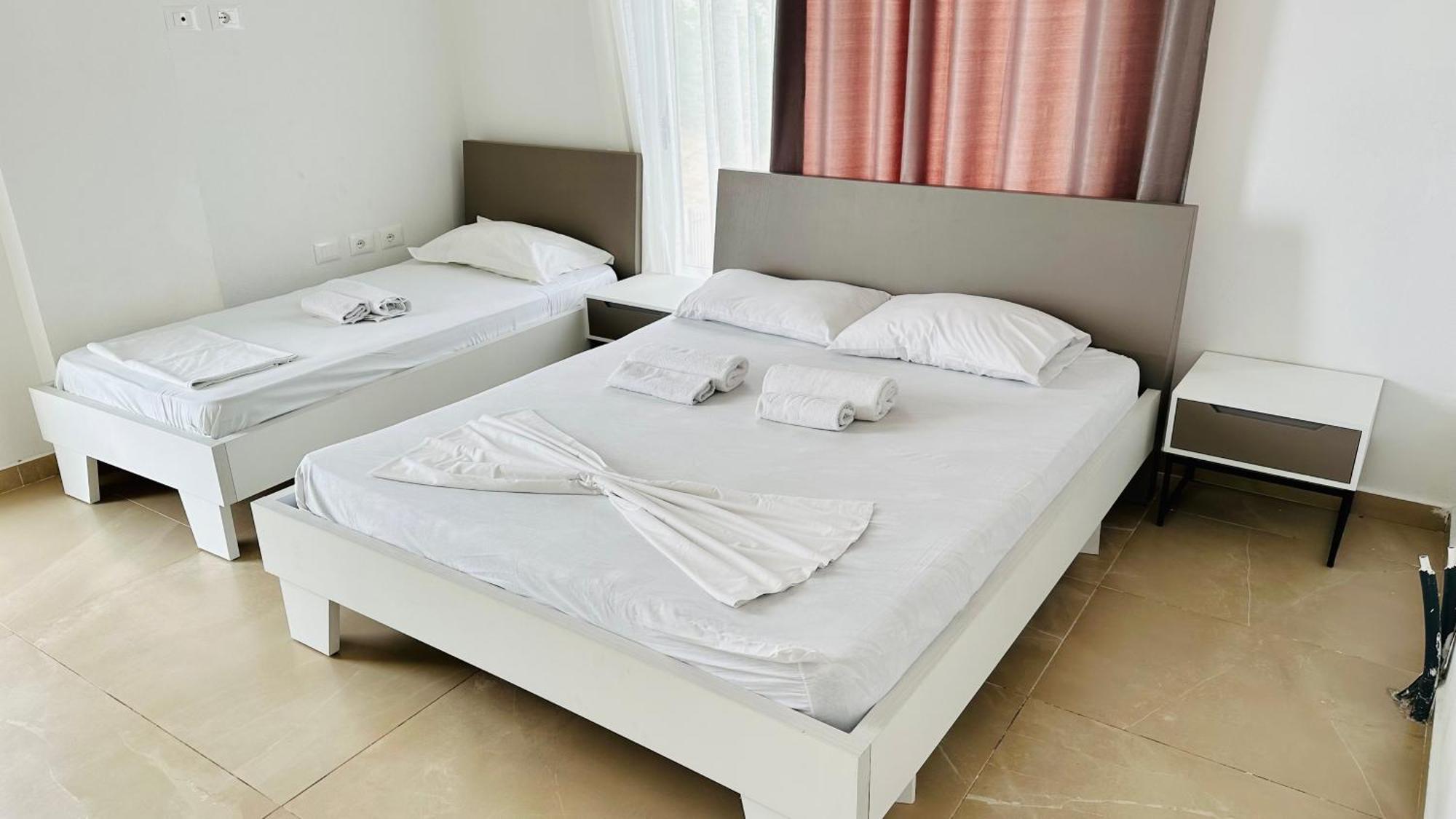 Jico Travel - Villa Colombo Wlora Zewnętrze zdjęcie