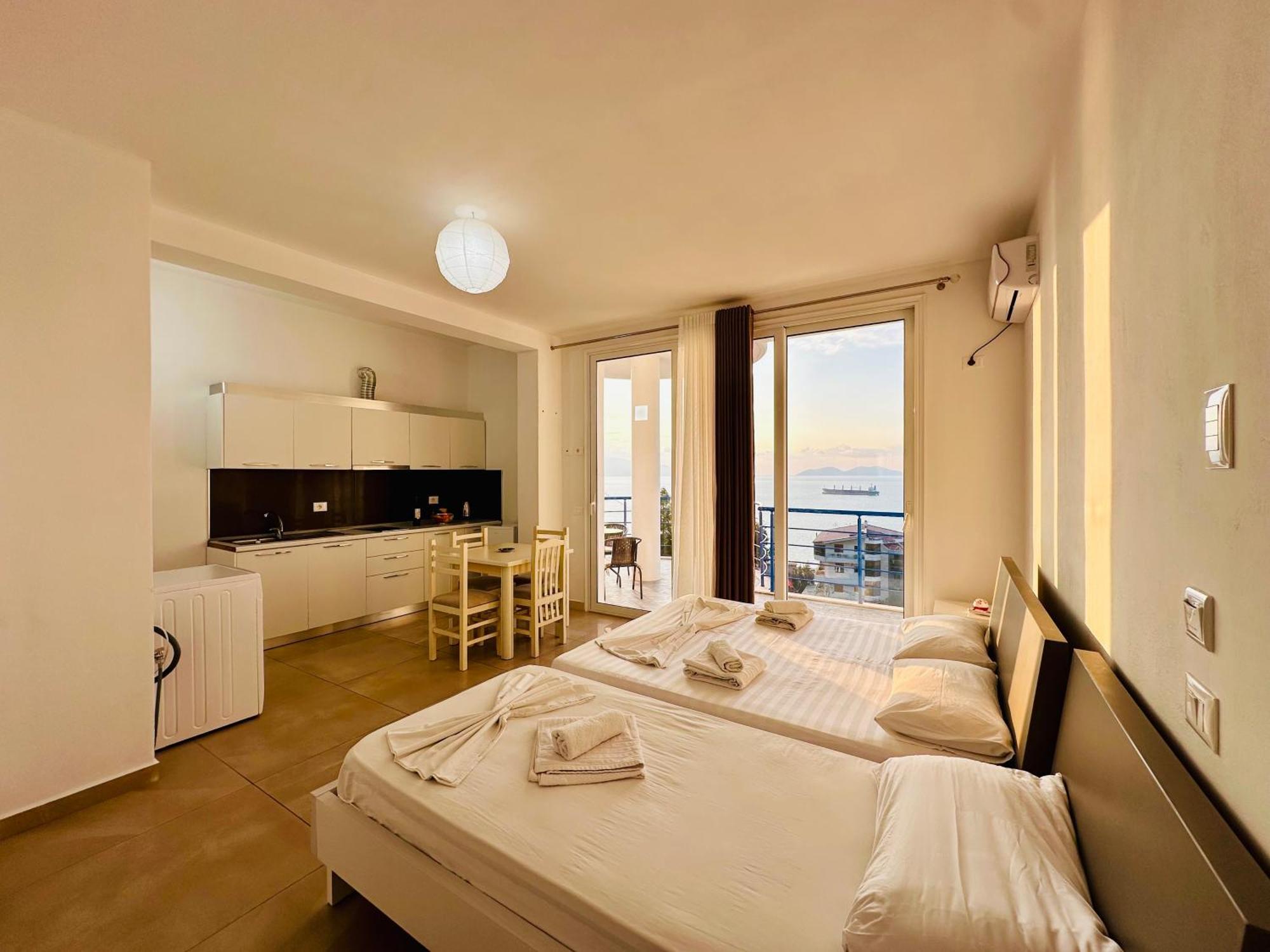 Jico Travel - Villa Colombo Wlora Zewnętrze zdjęcie